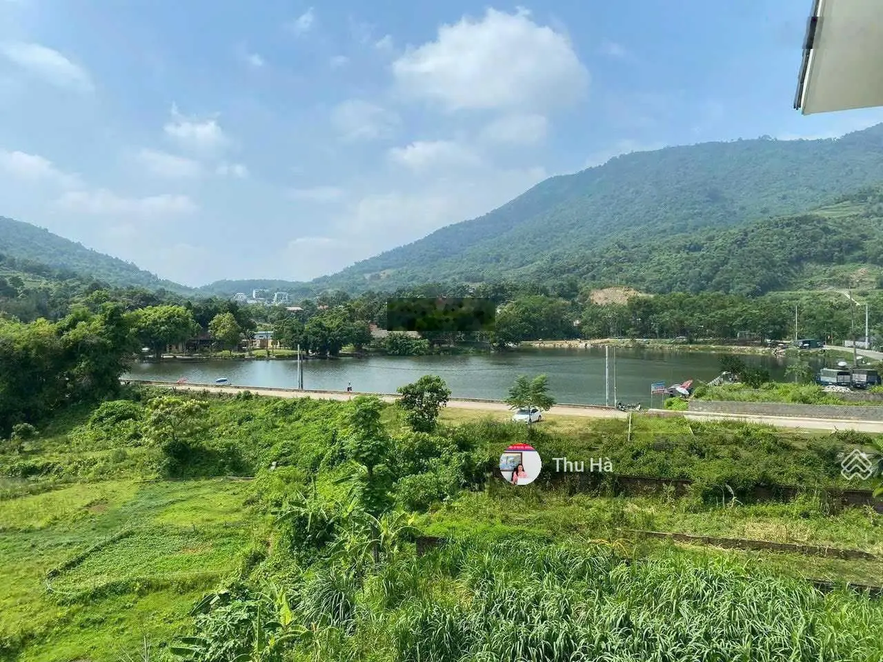 Biệt thự diện tích 1160m2 tại trục chính xã Phú Mãn. Mặt tiền 20m. View cánh đồng, núi non hùng vĩ