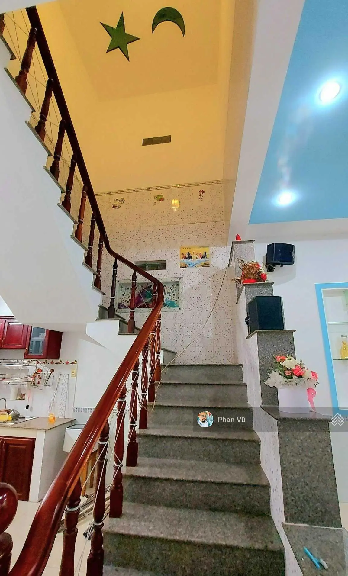 Nhà Đ. Phạm Ngũ Lão (chợ Xóm Vắng) DTSD 180m. LH: 0909 290 ***