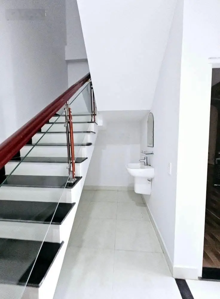Cần bán nhà KDC gần QL 1k trệt 2 lầu DT 61m2 TC 100% ngang 4,5x16m, giá 4 tỷ 750 LH 0906309279