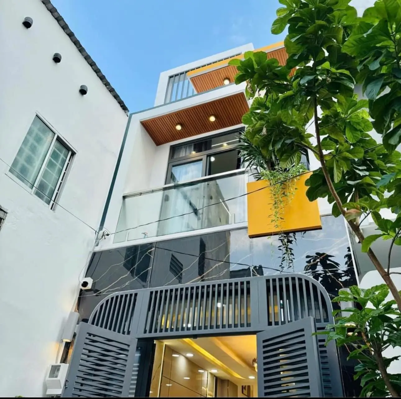 Bán nhà Đ. Trịnh Như Khuê,Bình Chánh. 1 trệt 2 lầu, DT 70m2. Giá 1 tỷ 955. SHR. Có hỗ trợ bank.