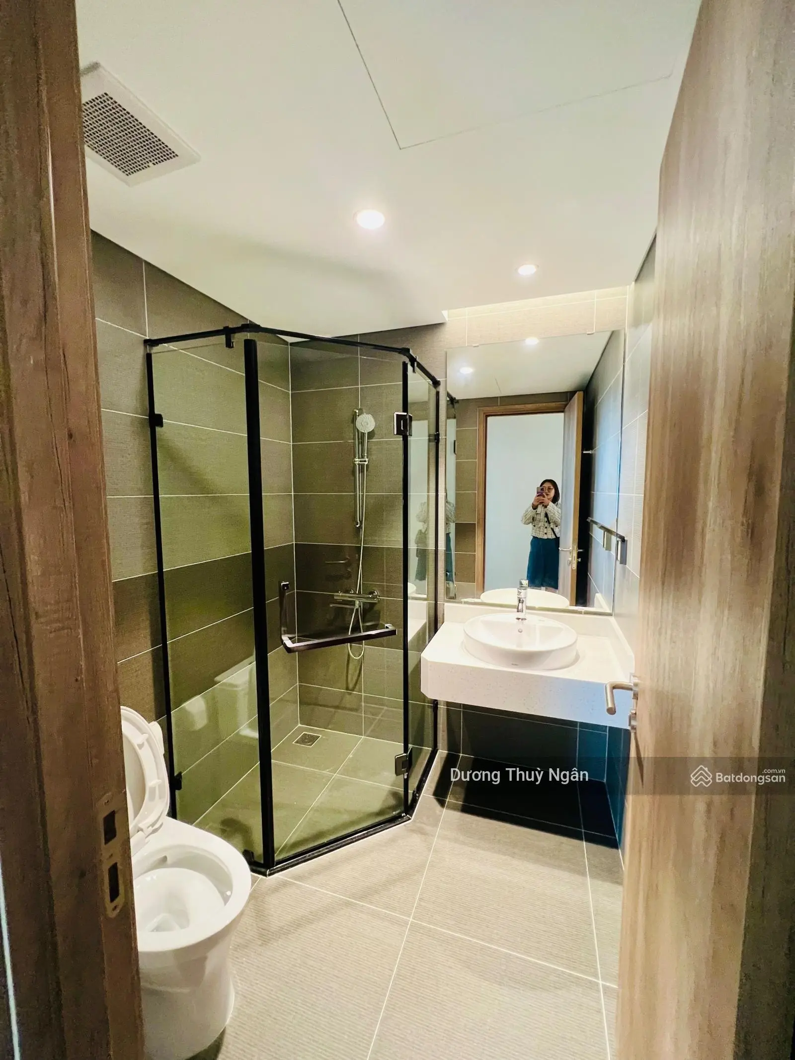 Landmark: Bán căn hộ 2PN 73,84m2 - có ban công hoa - 4,5x tỷ bao phí