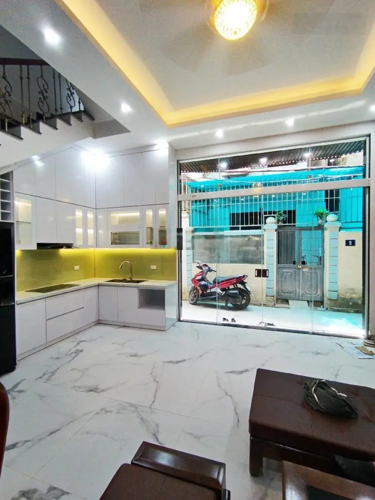 Nhà đẹp Trương Định, full nội thất ở ngay - DT 38m2 x 4 tầng, MT 6m. Giá 6,8 tỷ vị trí cực đẹp