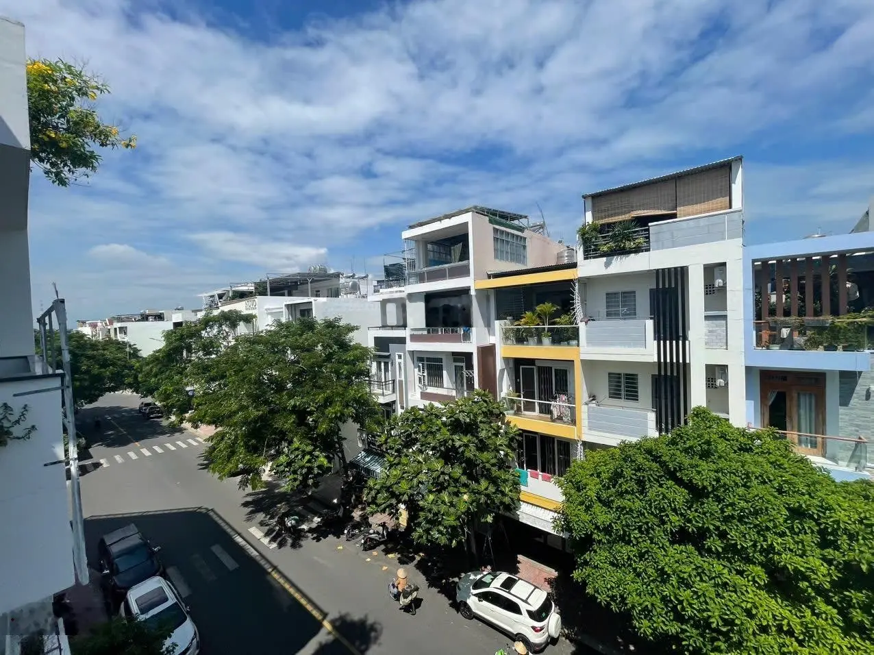 Bán nhà 4 tầng mặt tiền đường số 13 Hà Quang 2 tp Nha Trang . đoạn gần Lê Hồng Phong .