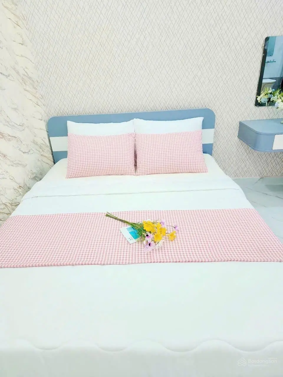 Cần tiền bán rẻ nhà 1 trệt 1 lầu ngay Emart Phan Huy ích, giá chỉ 5,9 tỷ, tiện kinh doanh
