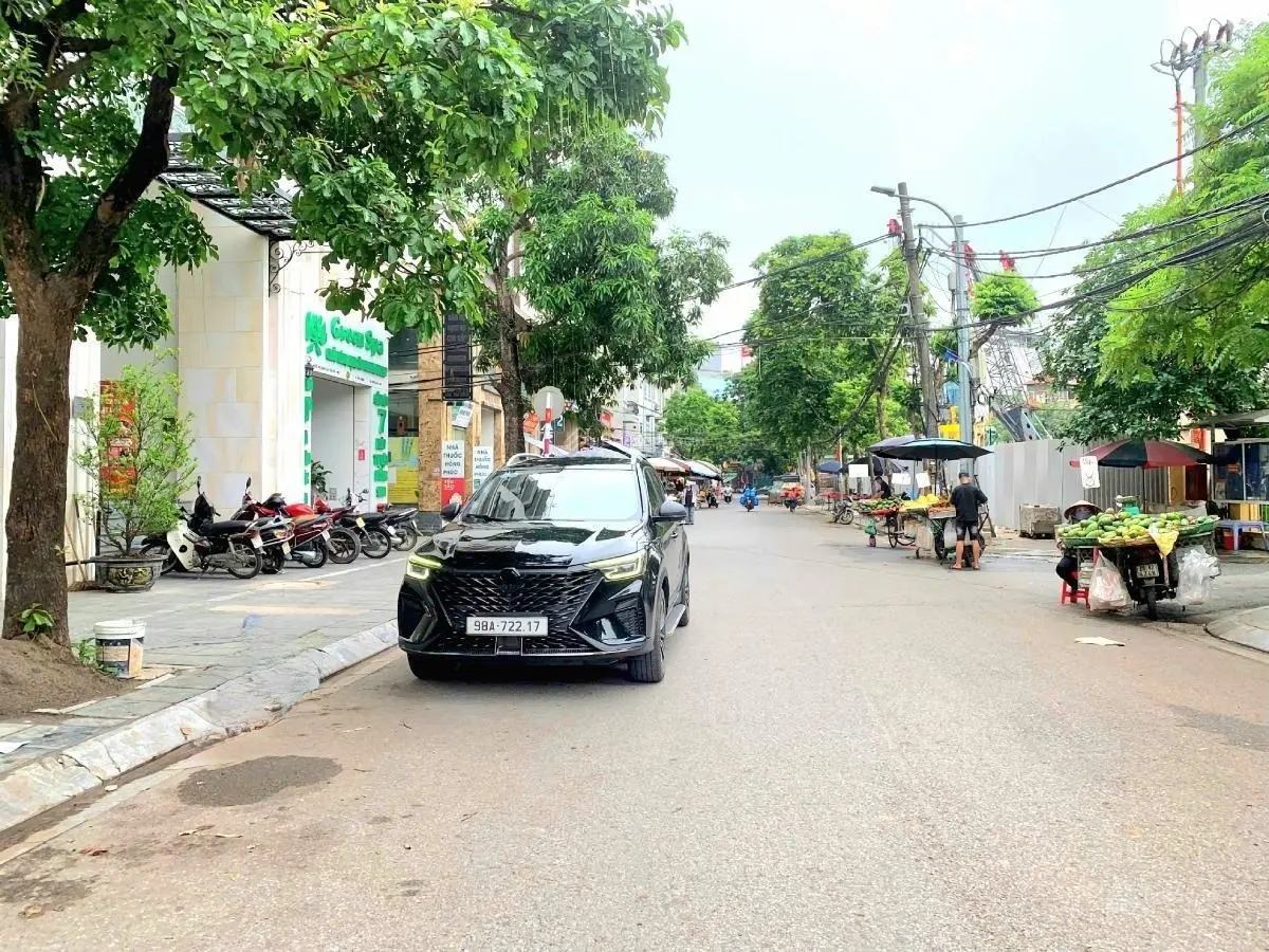 TT Tây Hồ - Toà nhà 9 tầng 1 hầm - Mặt tiền rộng - Vỉa hè đá bóng