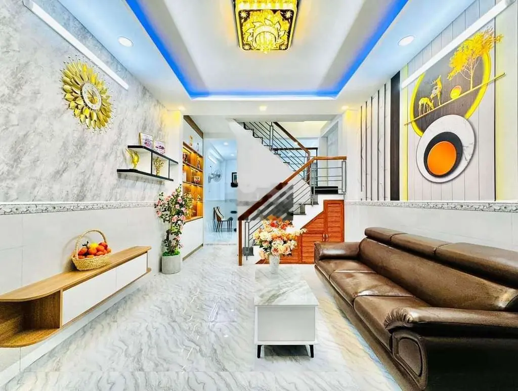 Cần tiền bán gấp căn nhà Đường Hồ Thị Kỷ, Quận 10. Giá chỉ 3tỷ150