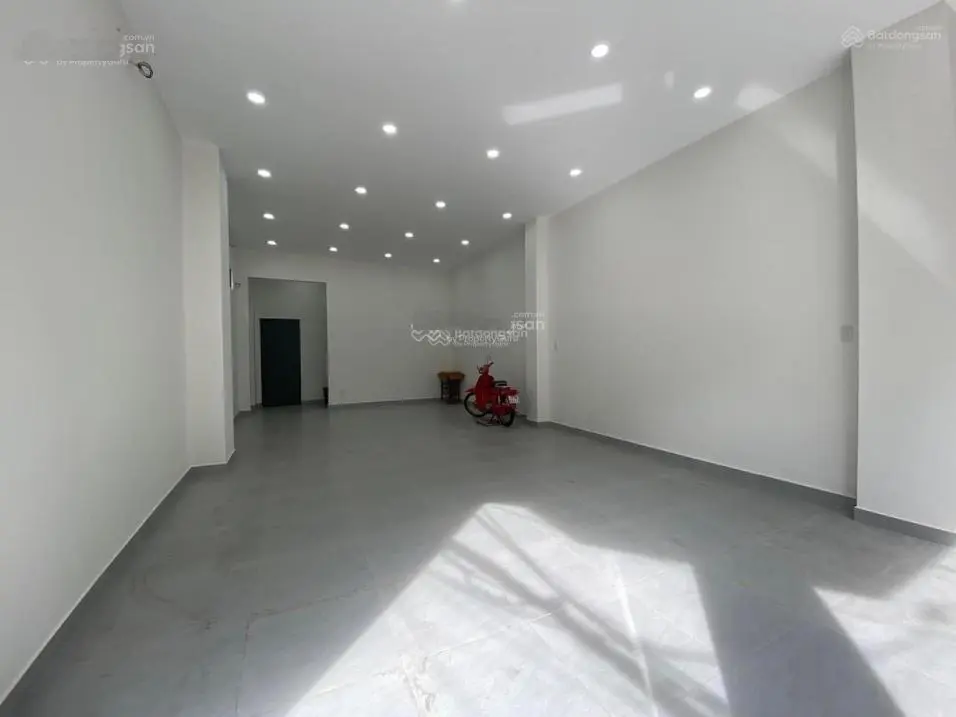 Bán nhà 3 tầng mặt tiền Đường Dã Tượng TTTP Nha Trang, gần biển, gần công viên. Sổ đỏ hoàn công.