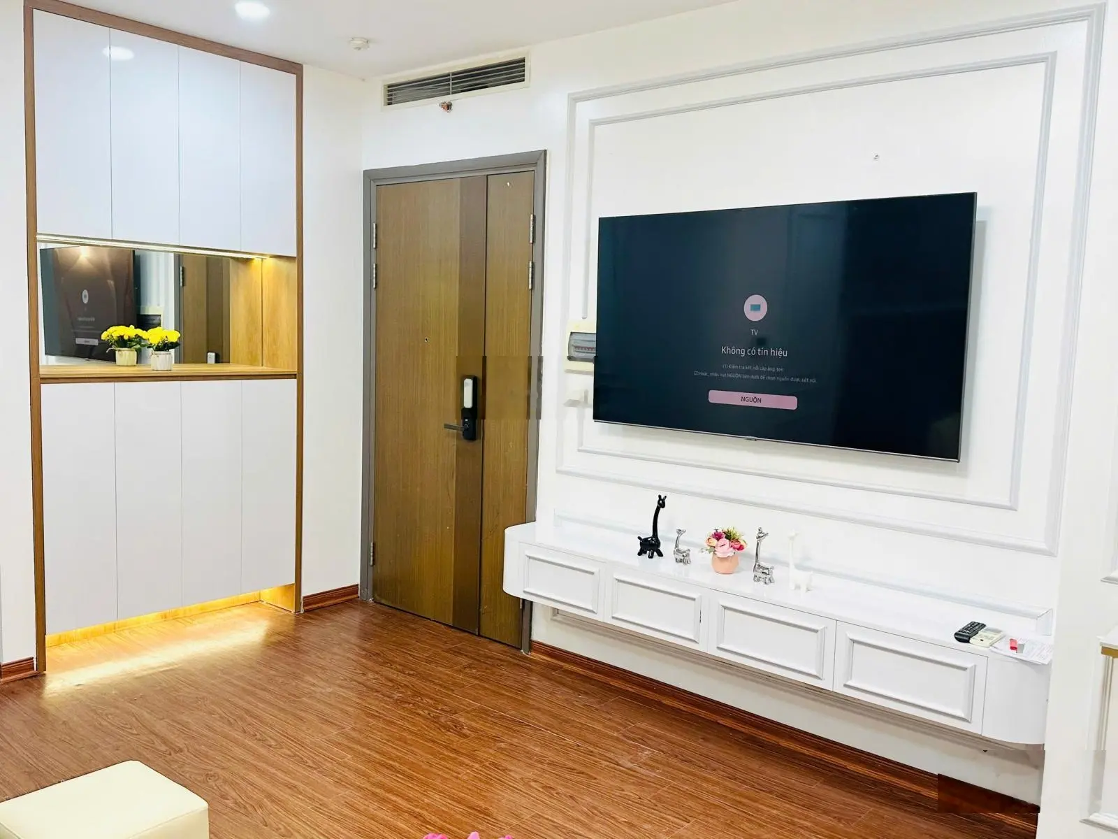 Bán gấp căn hộ 110m2, giá 8,7 tỷ, chung cư Royal City, 2PN 2WC