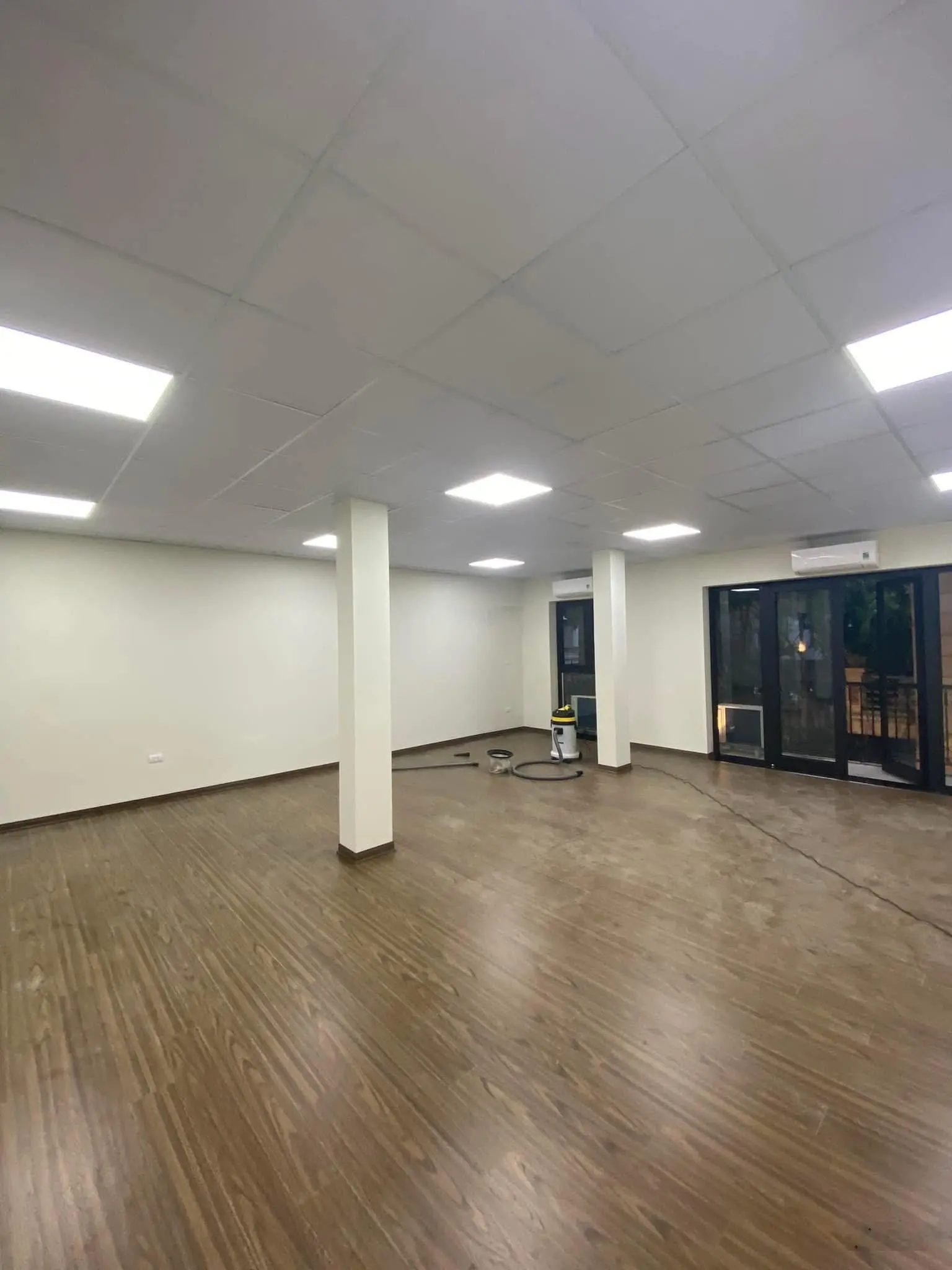 Bán toà nhà văn phòng phố trần duy hưng 95m*7t, mt 7m, thang máy, gara, view vườn hoa chỉ 47 tỷ