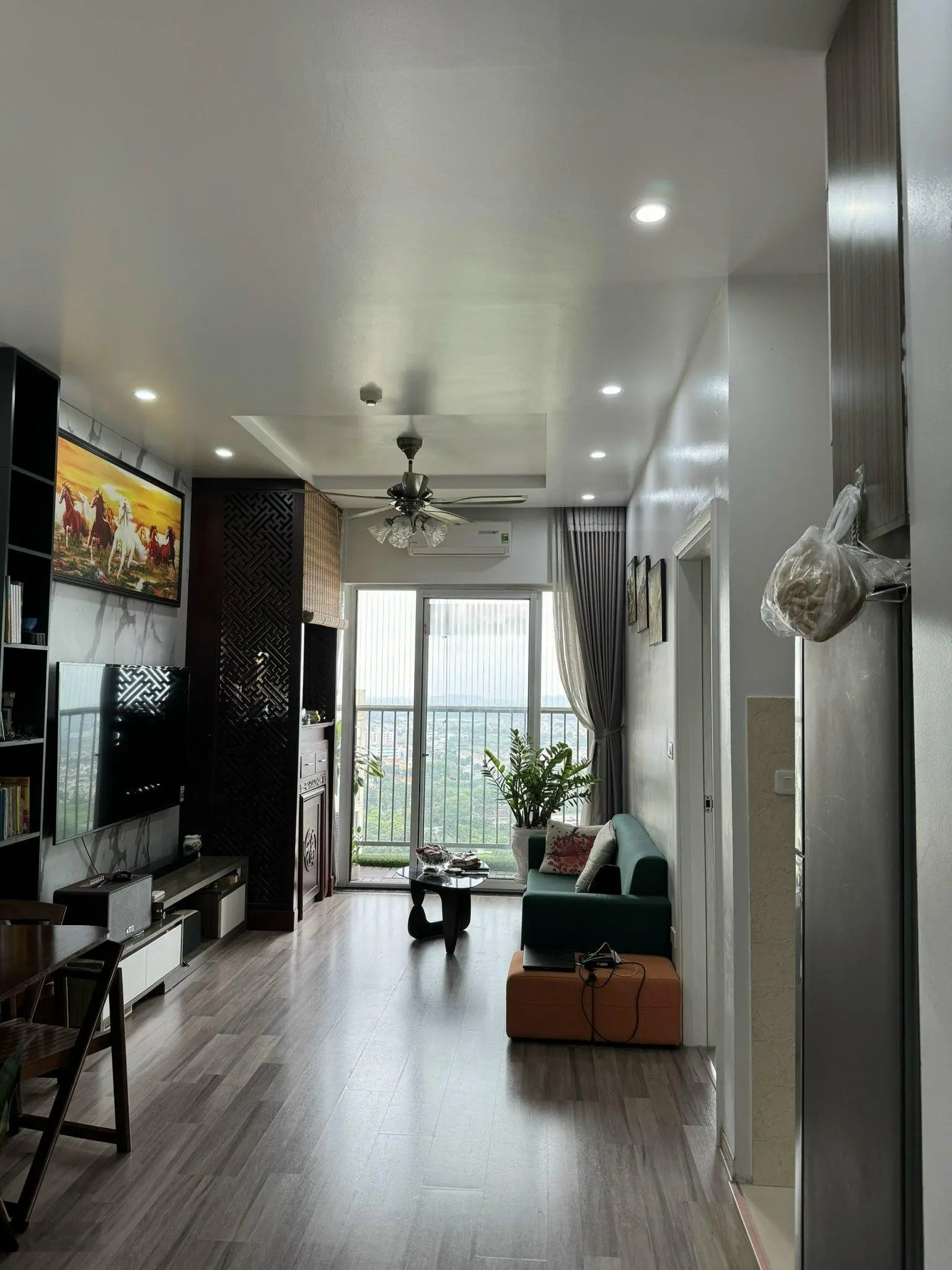 Bán căn góc 2 phòng ngủ 2 vệ sinh nội thất siêu đẹp