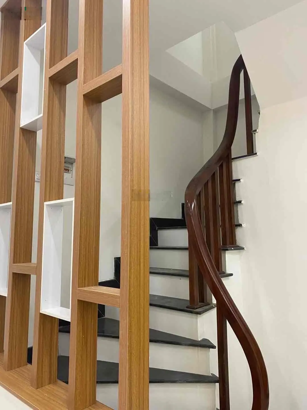 Bán nhà Ngô Quyền, Hà Đông, diện tích 42m, 5 tầng, ở ngay, siêu đẹp, giá đẹp trong khu vực
