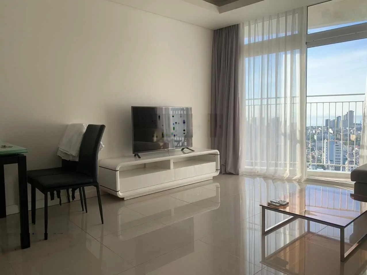 Bán căn hộ Azura 1 phòng ngủ, sổ đỏ lâu dài, tầng cao, cho thuê tốt. Lh: 0931 914 ***