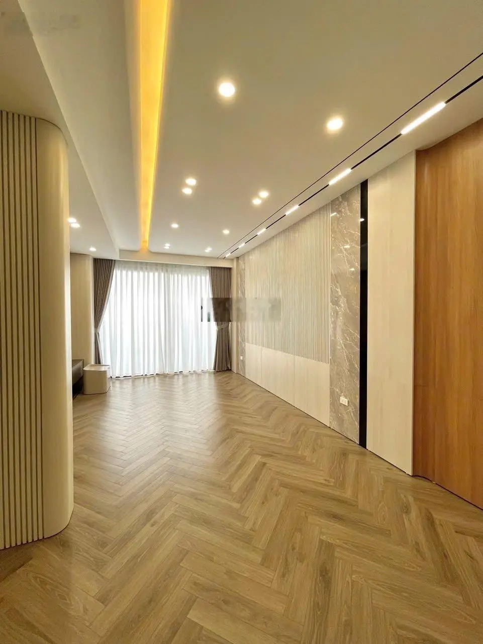 Bán nhà ngõ ô tô tránh phố Hoàng Minh Đạo, Bồ Đề, Long Biên