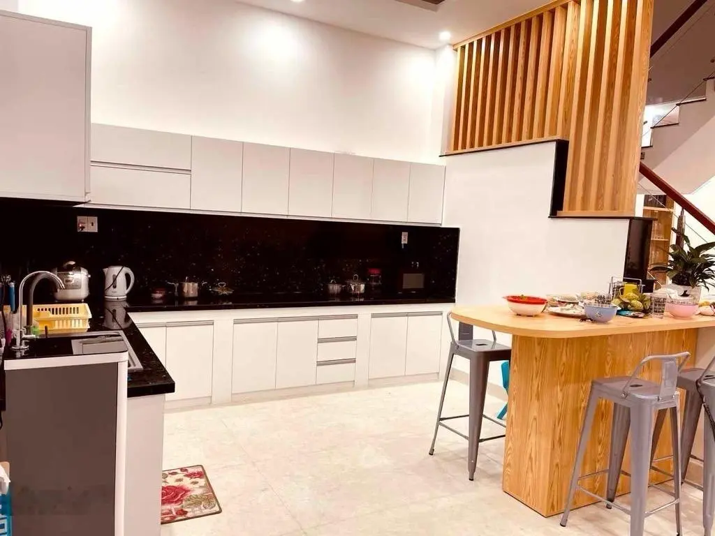 Cần bán biệt thự 4 tầng 120m2 , Phạm Thế Hiển Quận 8 , tặng full nội thất , giá 10,8 tỷ VND