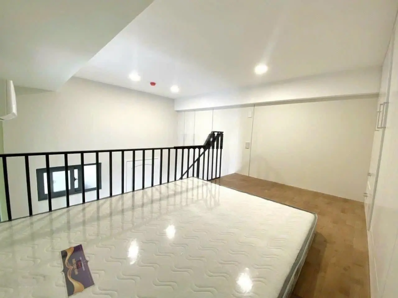 Hạ Giá 3 tỷ ! Nhà MT 107 Xóm Chiếu Q4. DT: 5,15x17,5m 6 lầu HĐT 540tr / năm. Giá 15 tỷ