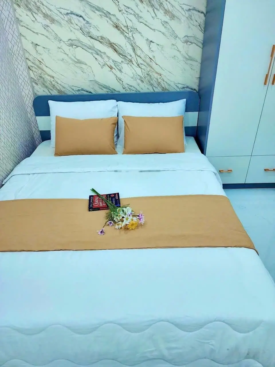 Cần tiền bán rẻ nhà 1 trệt 1 lầu ngay Emart Phan Huy ích, giá chỉ 5,9 tỷ, tiện kinh doanh