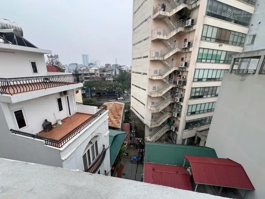 7 Tầng thang máy hệ thống điều hoà âm trần gara ô tô gần phố Nguyễn Văn Cừ - sau lưng bệnh viện