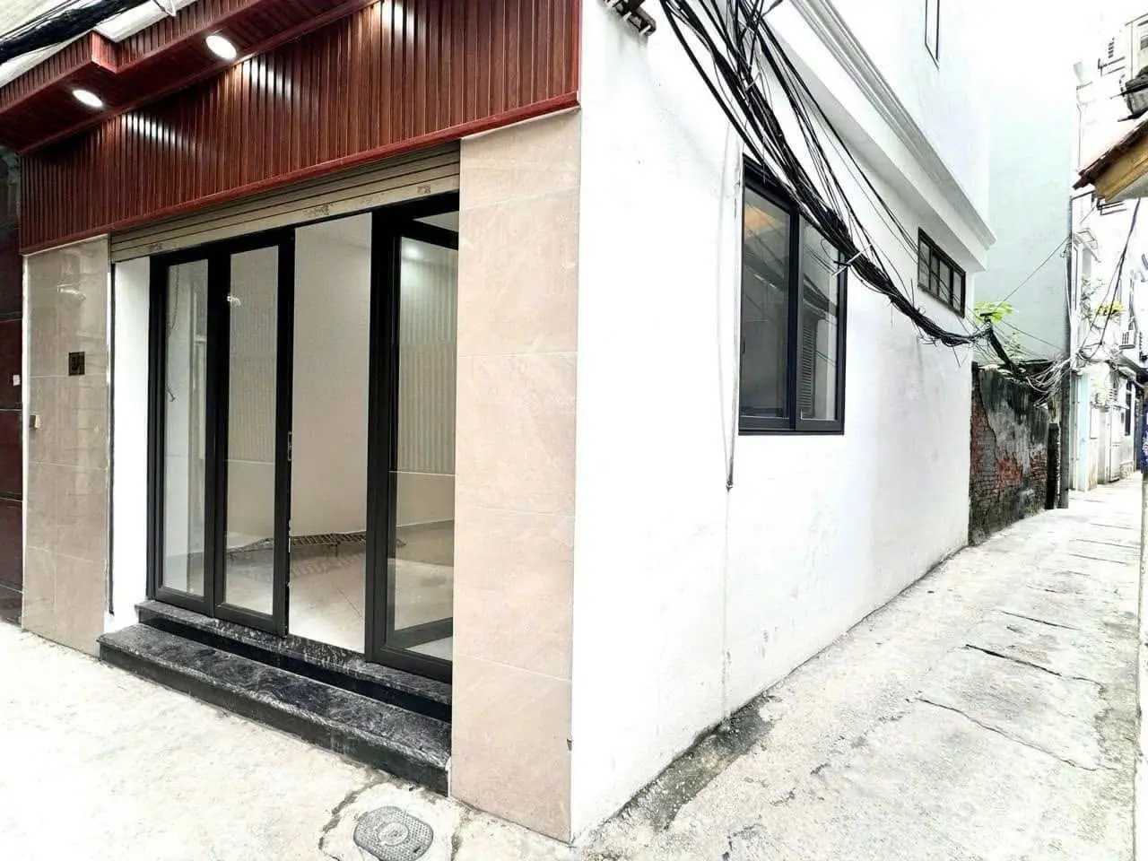 Bán nhà ngõ 132 Cầu Giấy - 37m2 - 5 tầng TK thông sàn full nội thất - lô góc ôtô đỗ cửa 50m ra phố