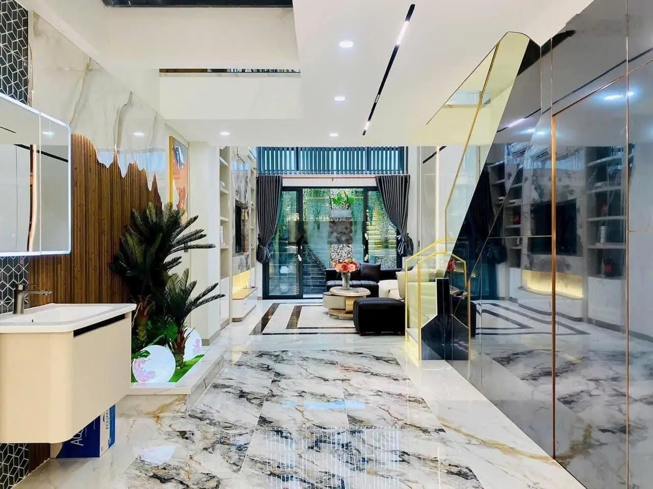 Bán gấp căn nhà Hậu Giang, p.6, Quận 6. Giá 2,99 tỷ, DT 56m2, LH Như 0766372453, đường hẻm xe hơi