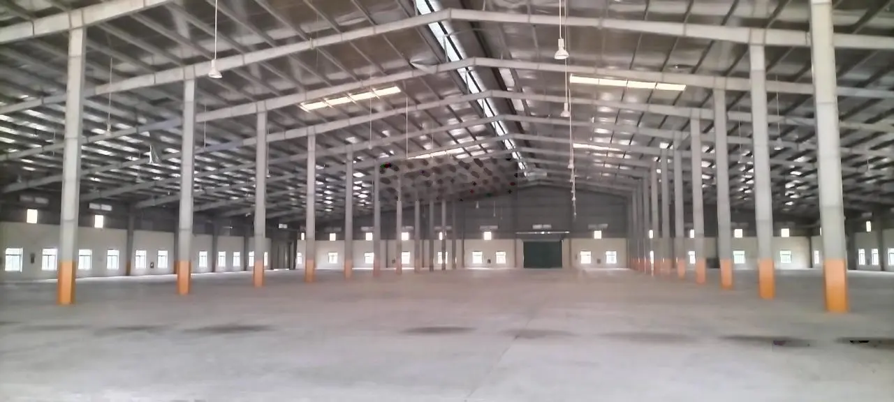 Bán nhà máy 28.000 m2, có sẵn xưởng cho thuê 450 triệu môt tháng, tại trung tâm Phú Xuyên, Hà Nội