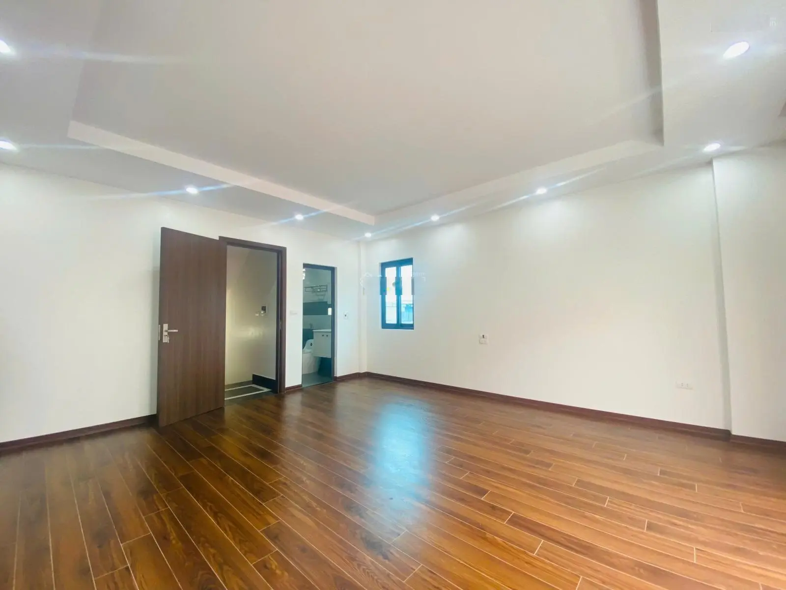 Bán nhà xây mới ngõ 639 Hoàng Hoa Thám, Ba Đình diện tích 35m2x5 tầng, gần phố, giá chỉ 6.2 tỷ
