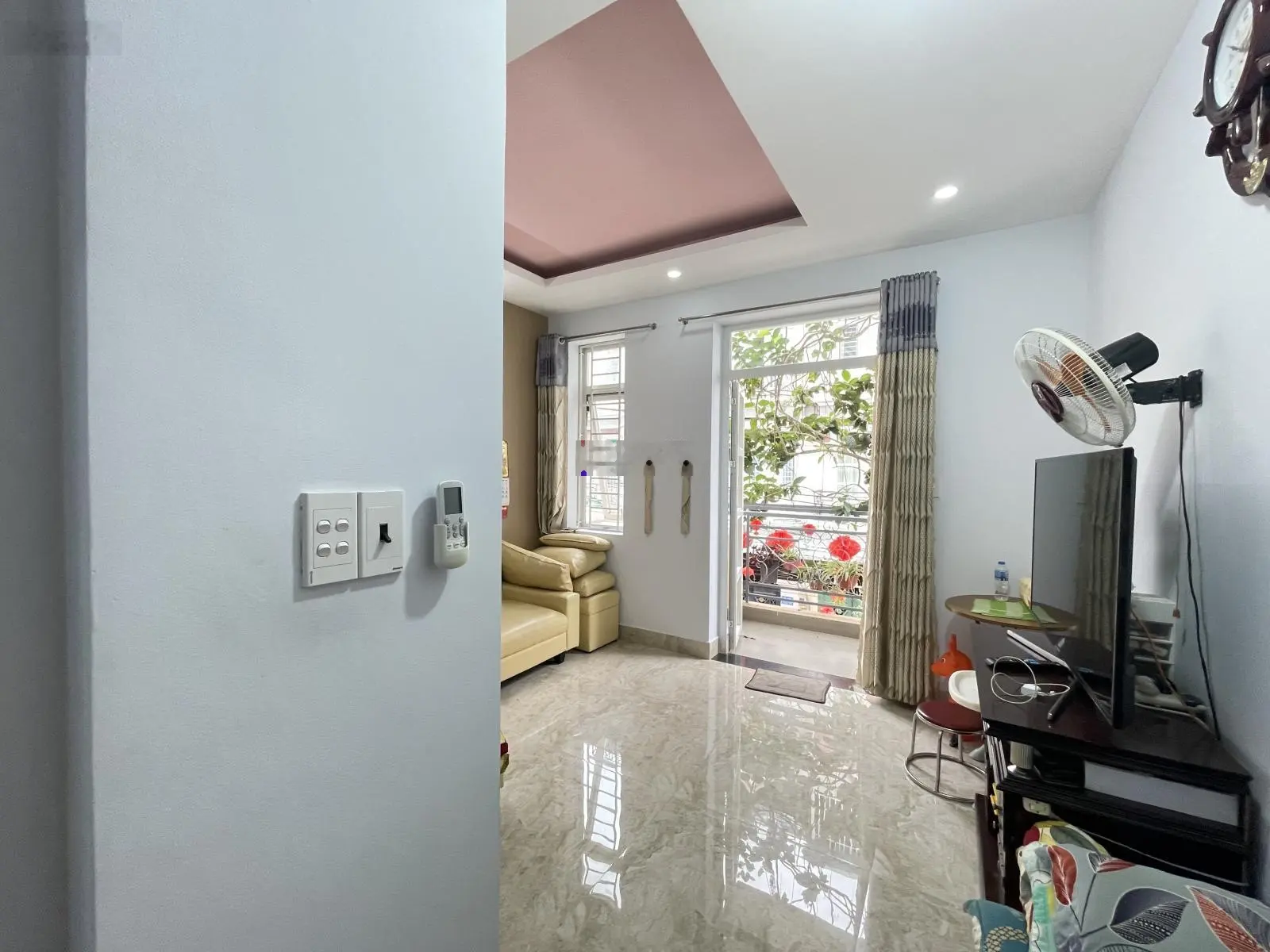 Bán gấp Nhà 4 tầng ngay khu Hồng Long, đồng bộ, an ninh cao, hàng xóm thân thiện. Duy nhất 1 căn