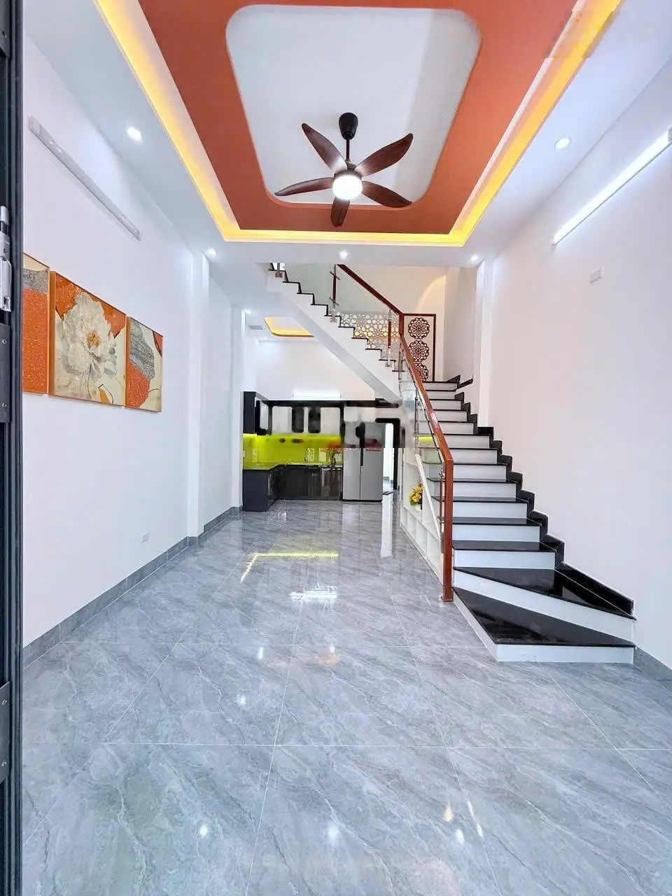 Bán nhà mới k193 Hà Huy Tập, chỗ Bờ Hồ rất mát mẻ, xe ô tô đậu vô tư