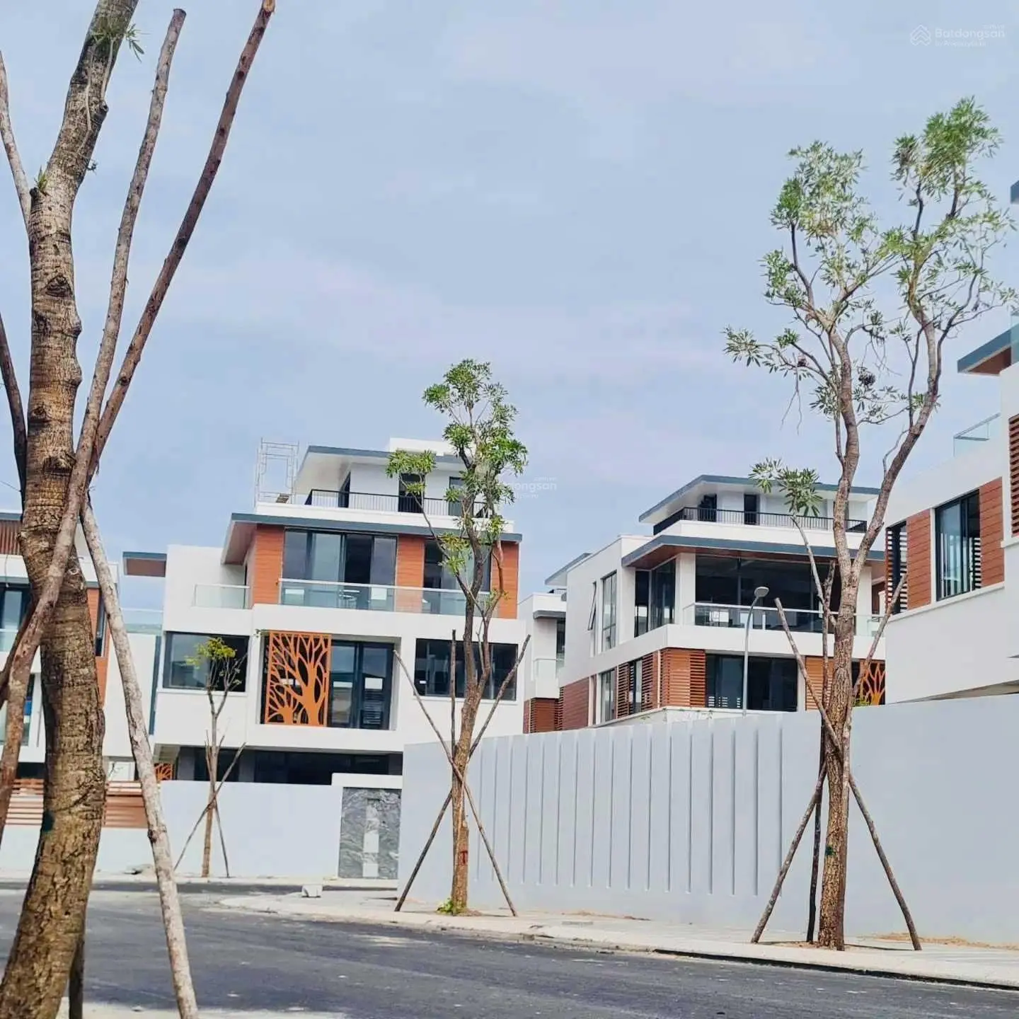 Bán biệt thự Phú Quốc cách Bãi Trường 300m - giá chỉ 24,5 tỷ - sở hữu lâu dài