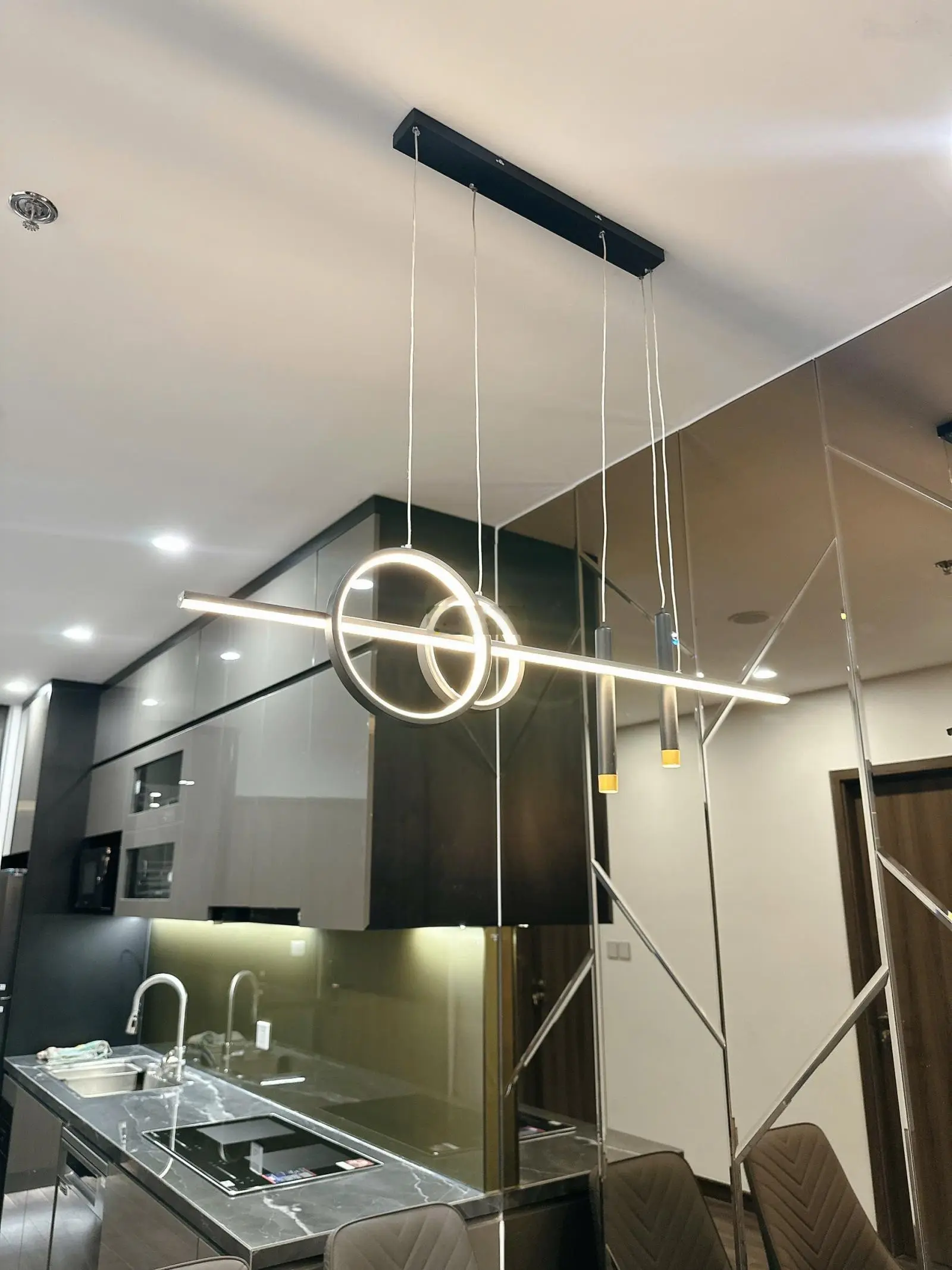 Bán căn hộ chung cư giá tốt tại Hoàng Huy Commerce, 2,367 tỷ VND, 67,4m2