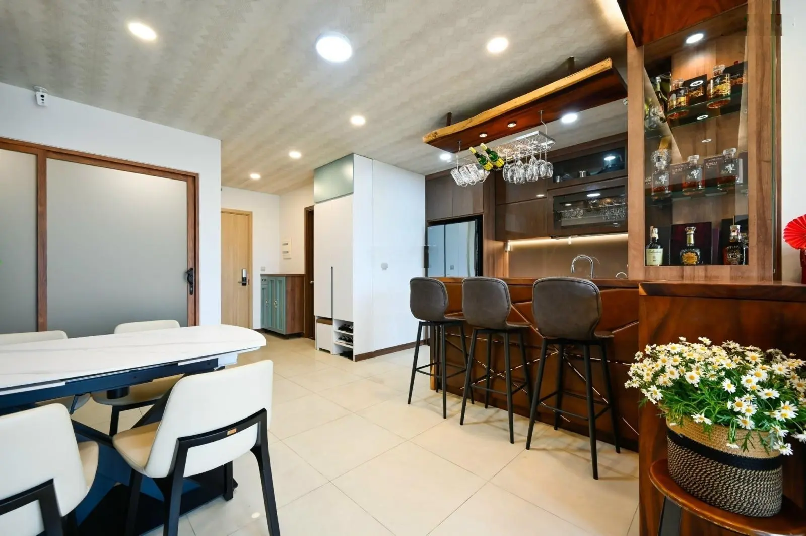 Cần bán CHCC Xi Grand Court - Quận 10. DT: 109m2, 3PN. Giá: 8.5 tỷ, LH: 0904 715 ***, Quyền, có sổ