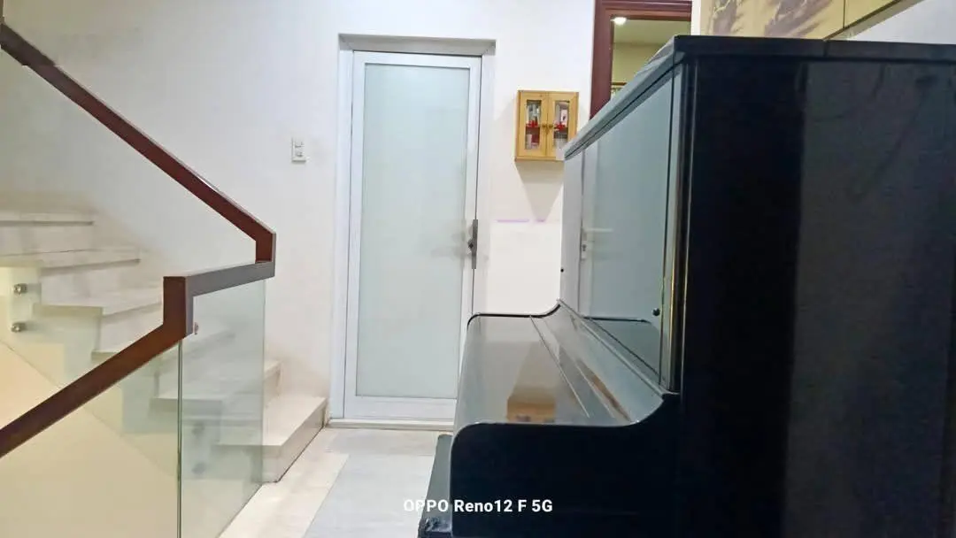 Bán biệt thự 3tầng 200m2 lô góc 2MT - P Bình Trưng Tây Q2 - gần đường LVT và NDT 300m - chỉ 18.9tỷ