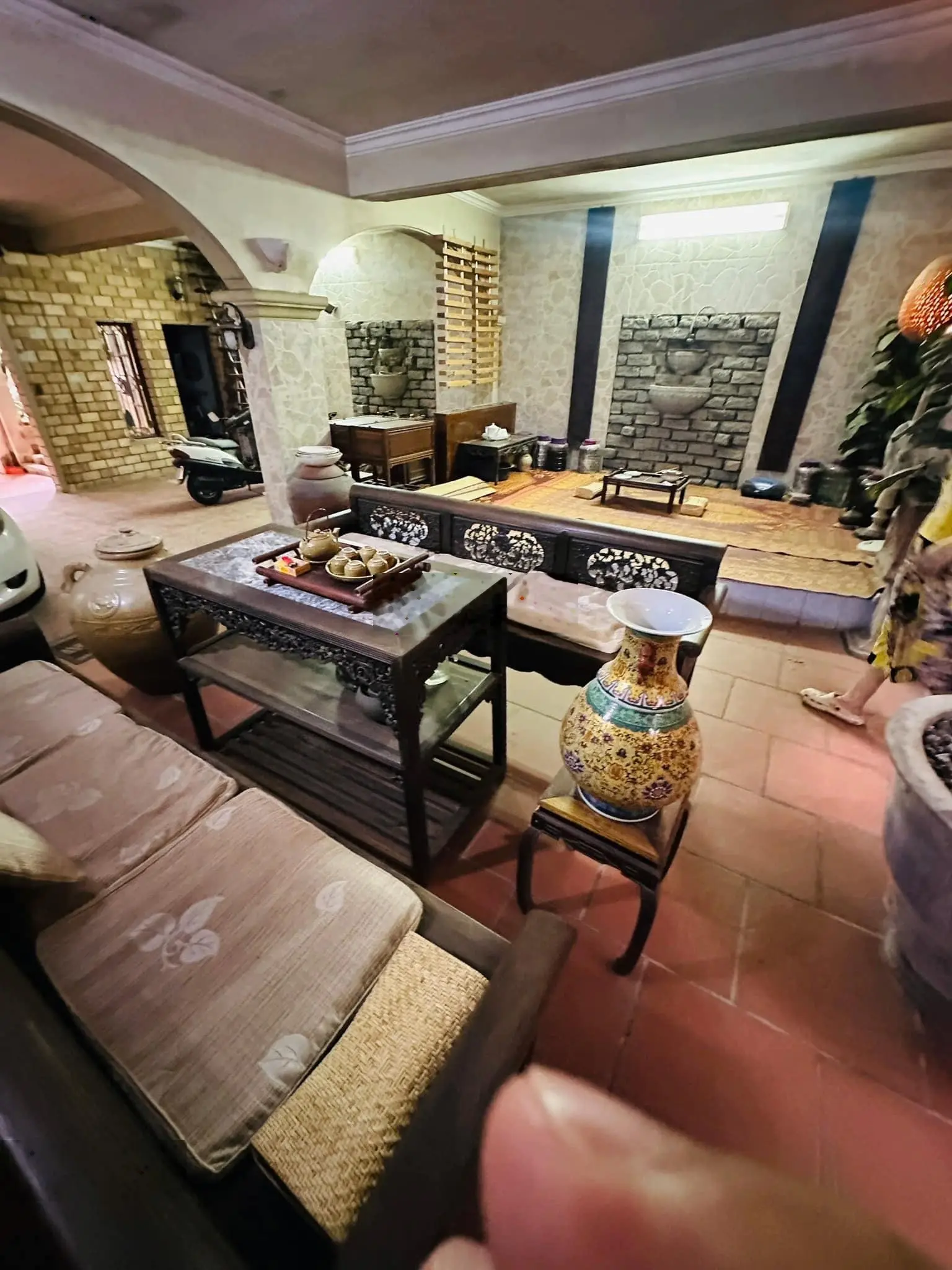 Bán biệt thự, lô góc, Q. Ba Đình, ngay Lăng Bác, 29tỷ, 105m2, oto vào nhà, để lại đầy đủ nội thất