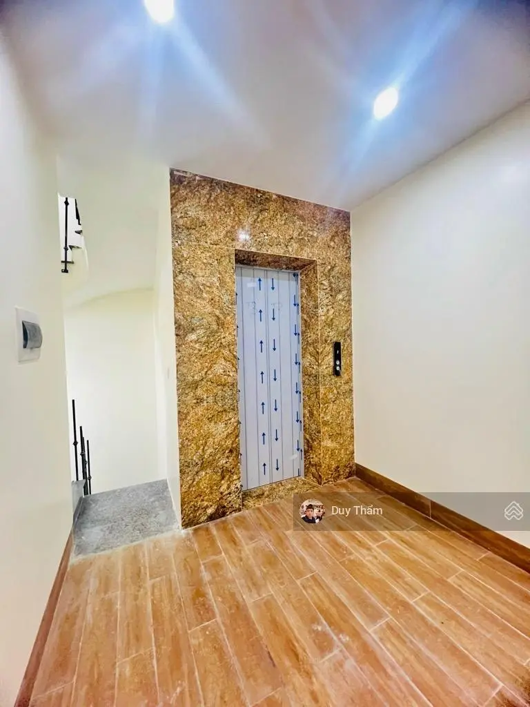 Bán nhà 5 tầng | thang máy | ô tô vào nhà | 43m | giá 6.35 tỷ