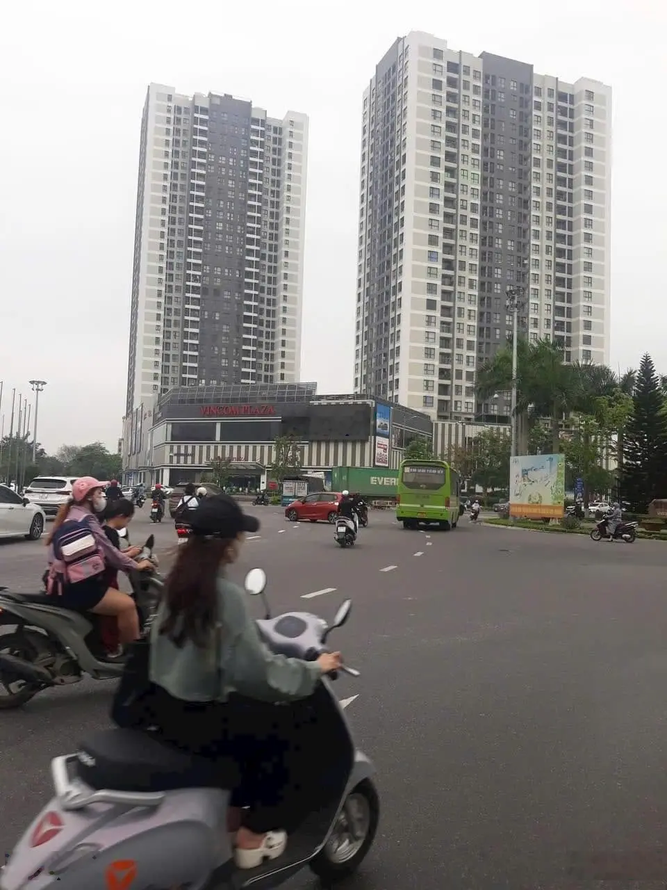 Cần bán căn nhà 4 tầng kinh doanh đắc địa mặt đường Trần Hưng Đạo, Đại Phúc TP BN. Giá chỉ hơn 12tỷ