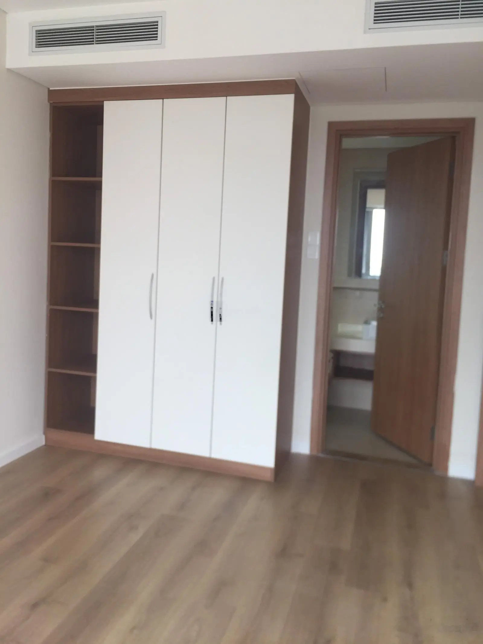 Bán căn hộ Rivera Park SG, Quận 10, 62m2, 2pn, nhà đẹp, giá 3.9 tỷ. LH: 0908 730 *** Nguyên