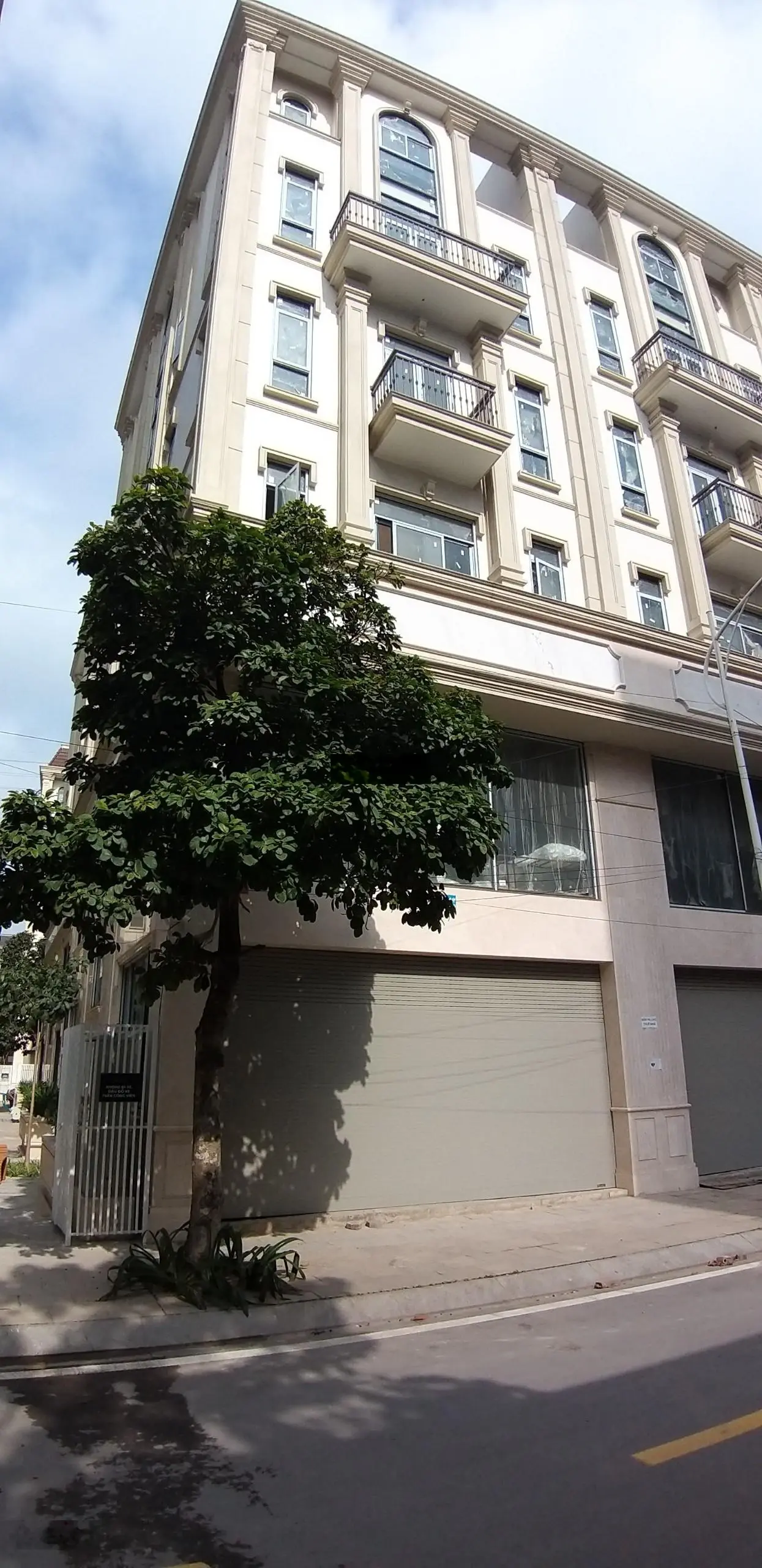 Bán nhà mặt phố Trịnh Văn Bô, Mỹ Đình, 150m2, 5 tầng, kinh doanh đỉnh