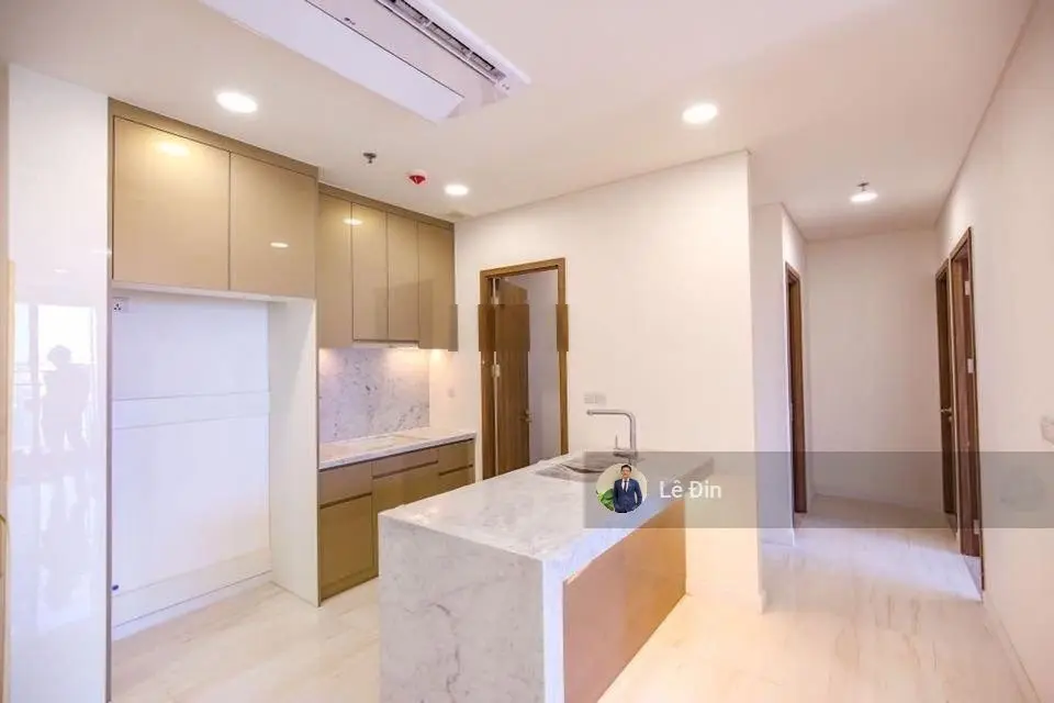 Chủ ngộp bán nhanh căn 2PN Kingdom siêu rẻ, giá đầu tư siêu tốt, view thoáng mát mẻ. LH 0907 582 ***
