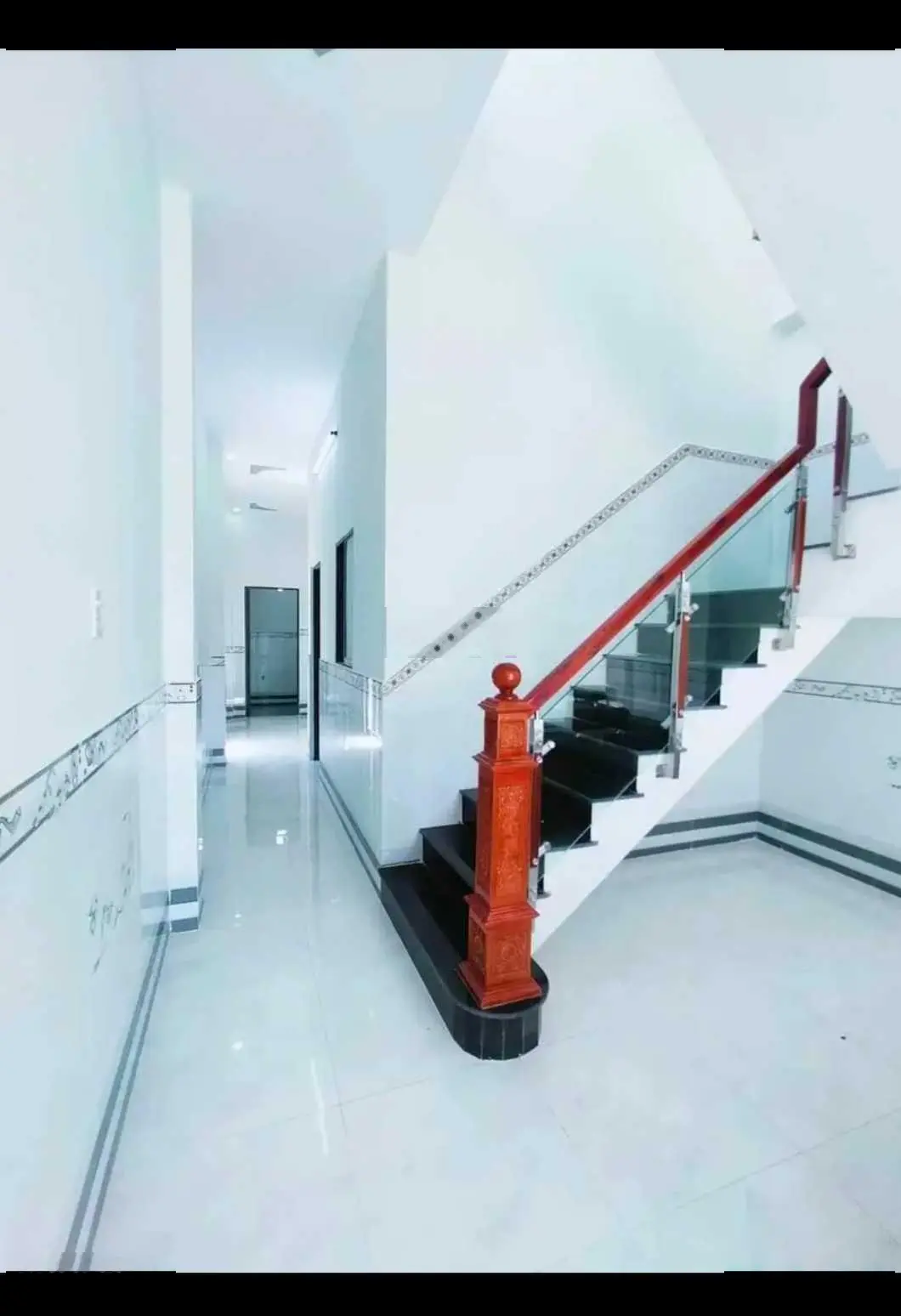 Chính chủ cần bán gấp nhà 1 trệt 2 lầu ngay chợ Hưng Long Bình Chánh, SHR