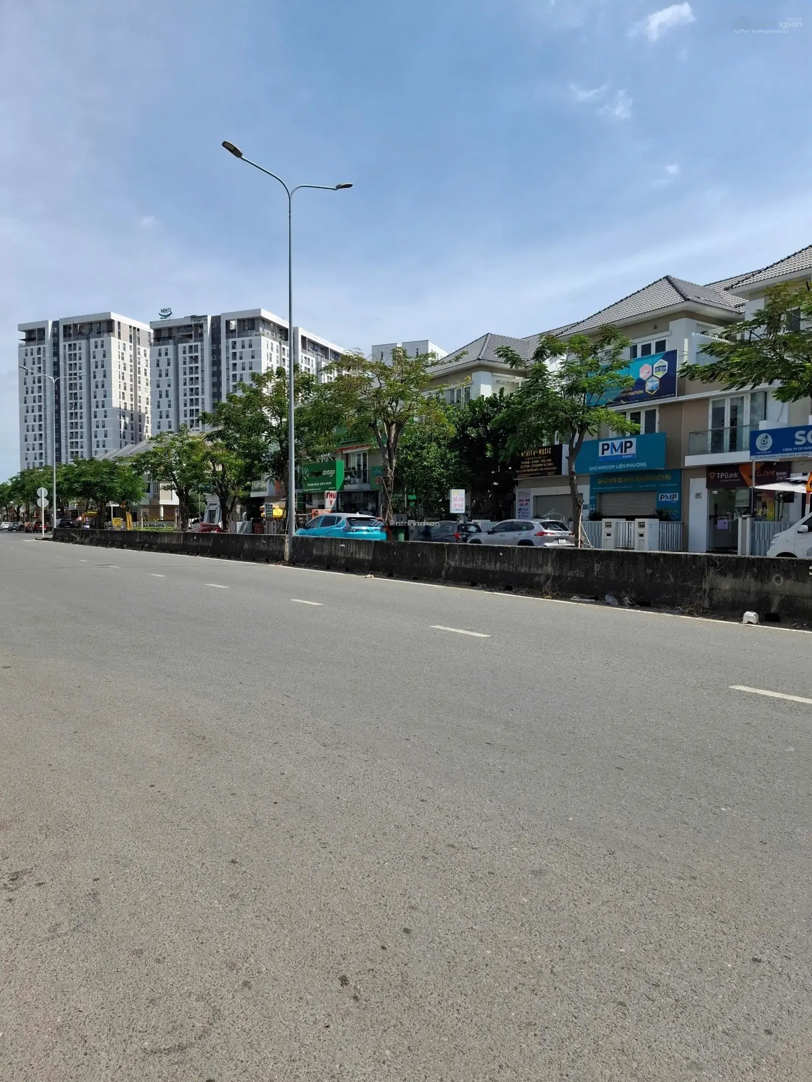 Bán nhà mặt tiền đường Liên Phường, Quận 9, giá 25 tỷ