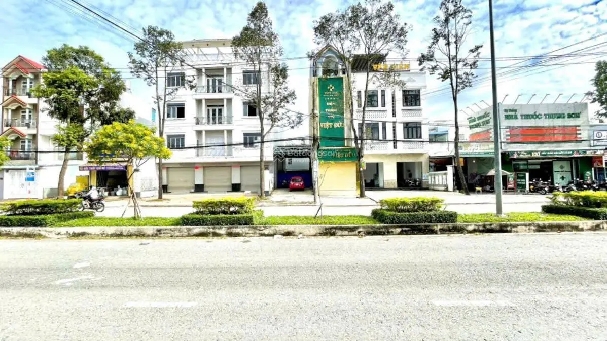 Đất mặt tiền Nguyễn Văn Cừ - KDC Hồng Phát