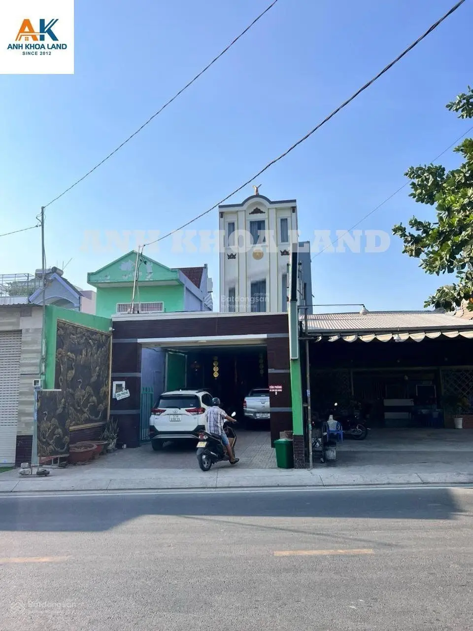 Bán khách sạn 16 phòng diện tích lớn, đang kinh doanh mặt tiền đường Nguyễn Duy Trinh, TP Thủ Đức