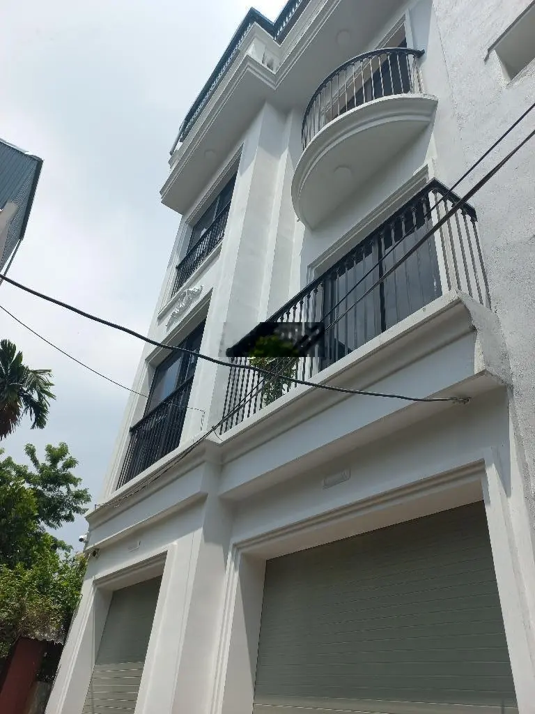 Chính chủ gửi bán. Căn nhà tại Linh Đường. Hoàng Mai view hồ Linh Đàm. cách BX Nước Ngầm 100m. 5tỉ