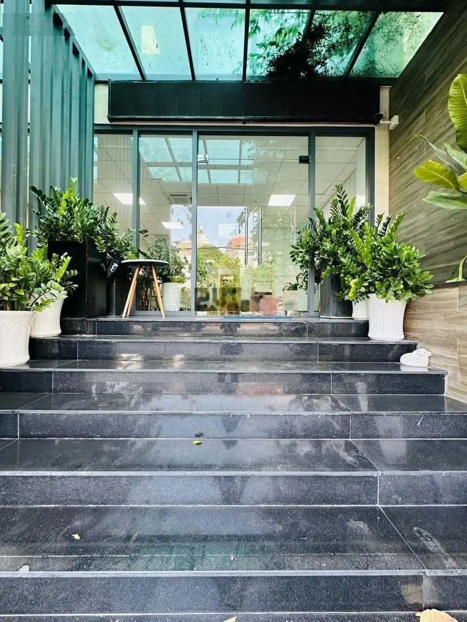 Góc 2 Mặt Tiền Phan Huy Ích (DT 13m X 27m) 1 Hầm 7 tầng, HĐT 280 tr/th. Giá bán: 55 tỷ thương lượng