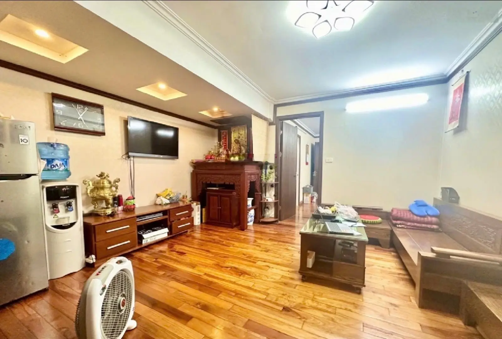 Bán nhà tập thể Nghĩa Tân 65m2, 2PN, nhà tầng 1 gần phố ngõ thông, 2 mặt ngõ trước sau, giá 4,86 tỷ