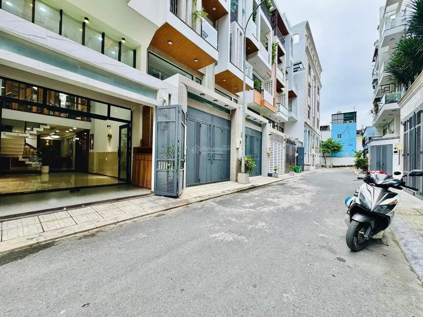 Bán nhà tuyệt đẹp đường Bàn Cờ, p3, Quận 3, 65m2, 2tỷ350, 2 tỷ350 sổ hồng riêng, sẵn hđ thuê 12tr