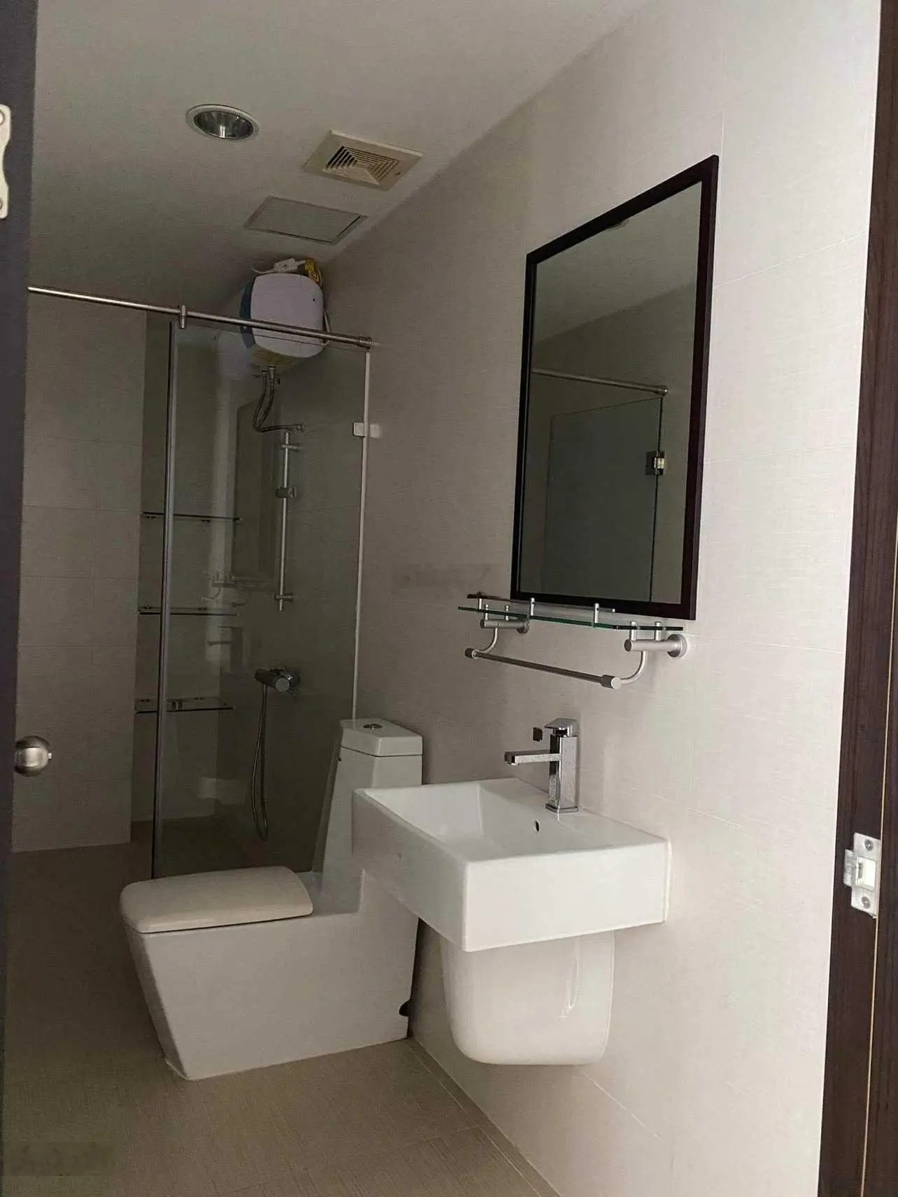 Cần bán căn hộ Era Town Q7, DT 121m2 - 3PN view sông. Bank hỗ trợ 70% giá: 4 tỷ 250. LH: 0938 371 ***