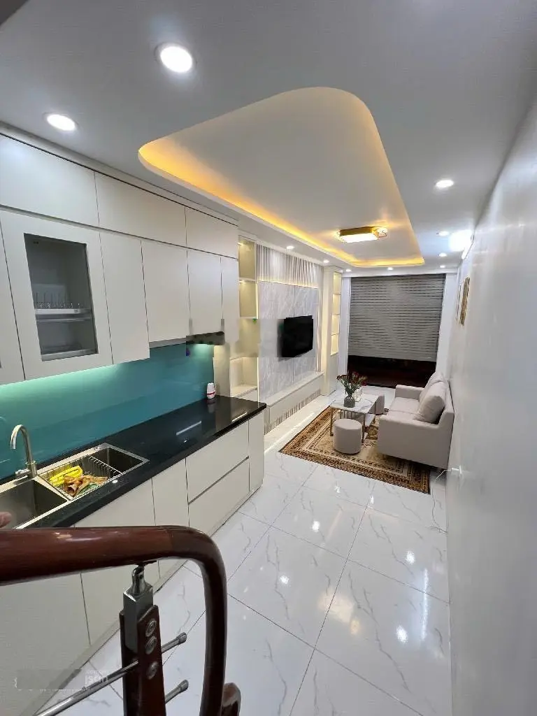 Chỉ 4.x tỷ -hoa hậu Khương Trung, mặt ngõ kinh doanh, ô tô 4 chỗ đỗ cửa, 30m ra phố - full nội thất