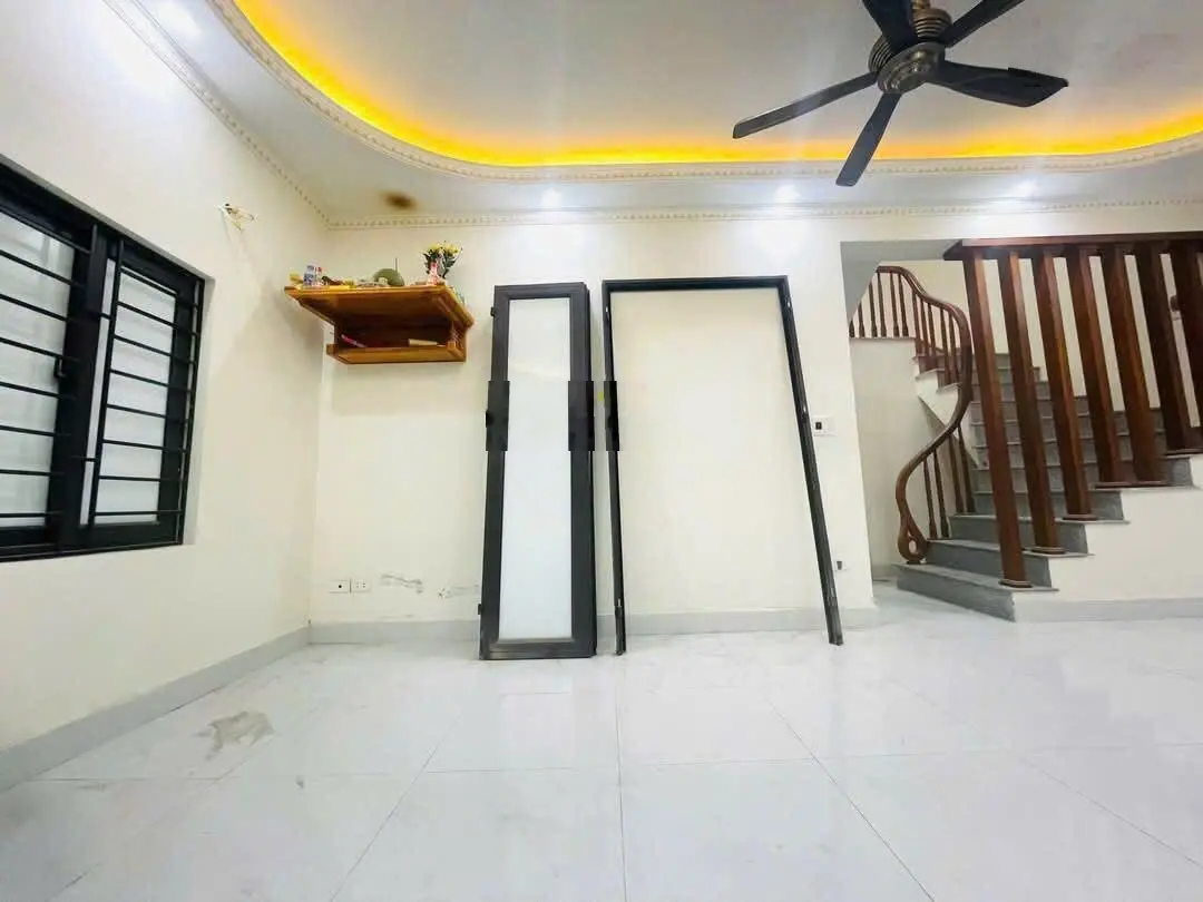 Cần tiền bán gấp nhà ở Đống Đa 51m 2 tầng 4 ngủ đầy đủ công năng giá ưu đãi sổ đỏ pháp lý rõ ràng