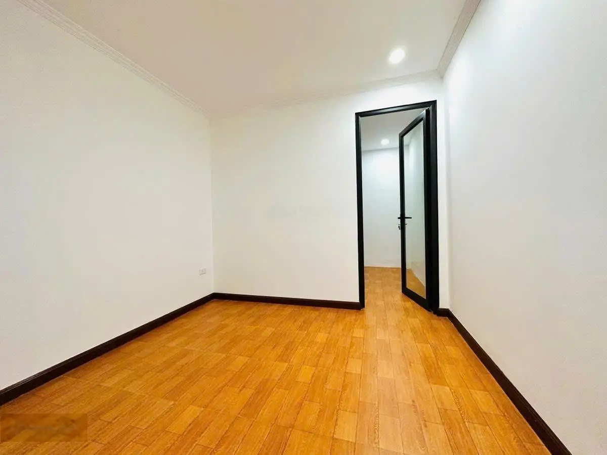 Bán nhà ngõ 296 Lĩnh Nam - ngõ nông - gần phố - 25m2 - 5 tầng - sổ đỏ CC - 4.76 tỷ - 0921476396