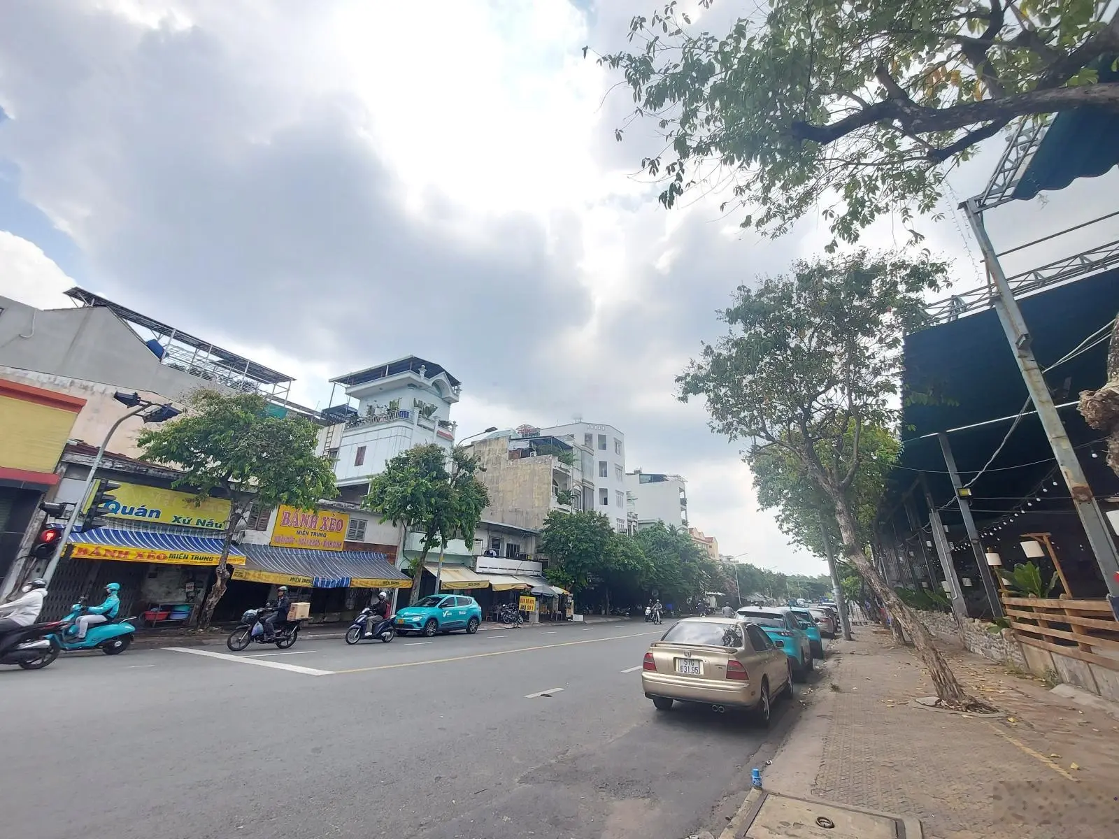 Hiếm trong tầm giá-bán nhà phố 5T có thang máy Nhật vài bước ra CV Nguyễn Văn Lượng 11tỷ nhỉnh TL